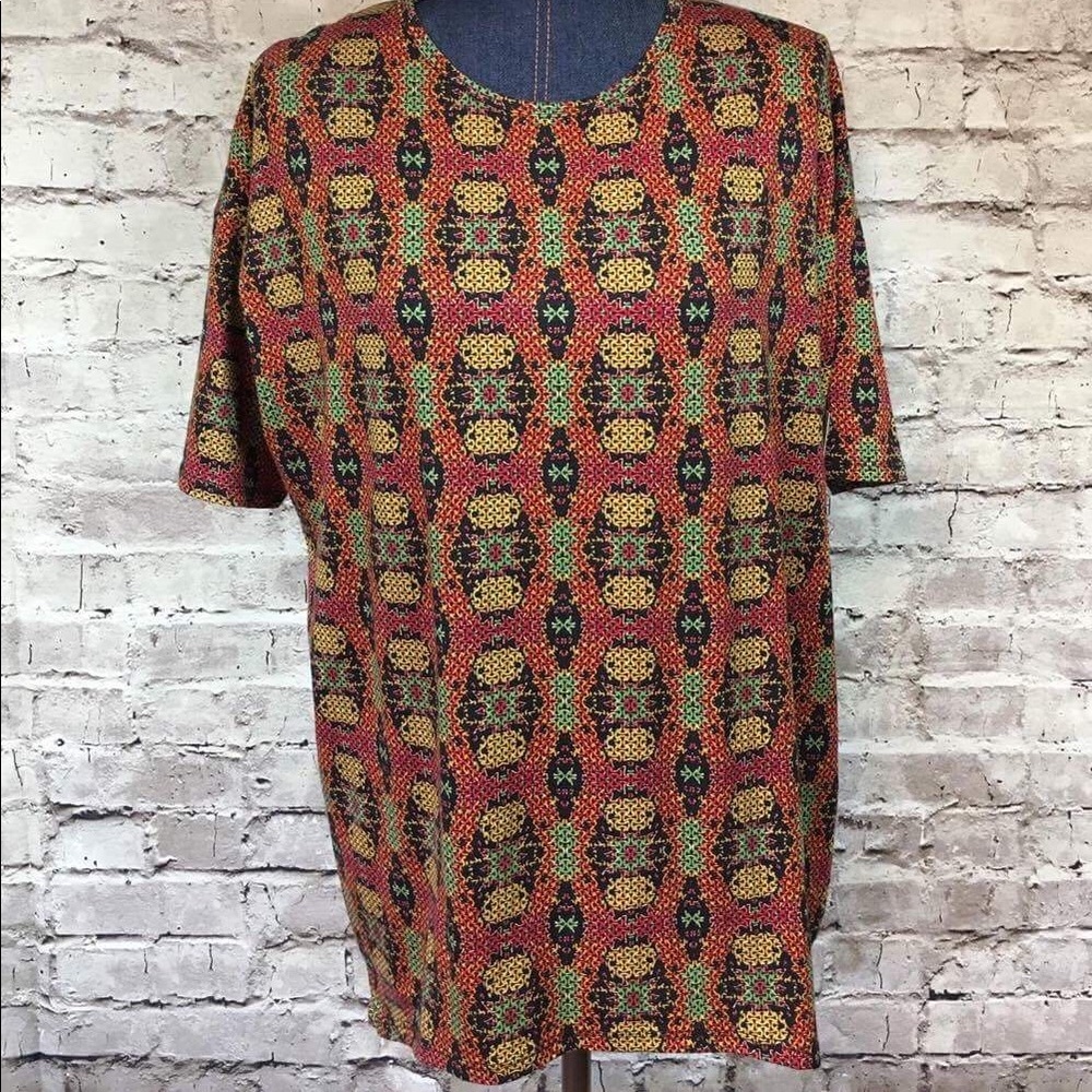 LuLaRoe Irma XS Quilted Bug 🐜 Design Tunic Shirt